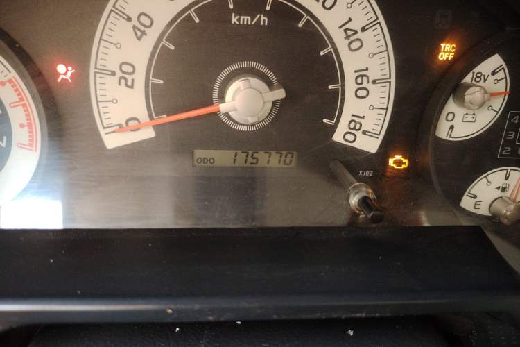 Used Toyota FJ Cruiser 2011 4.0L Odometer Close Up