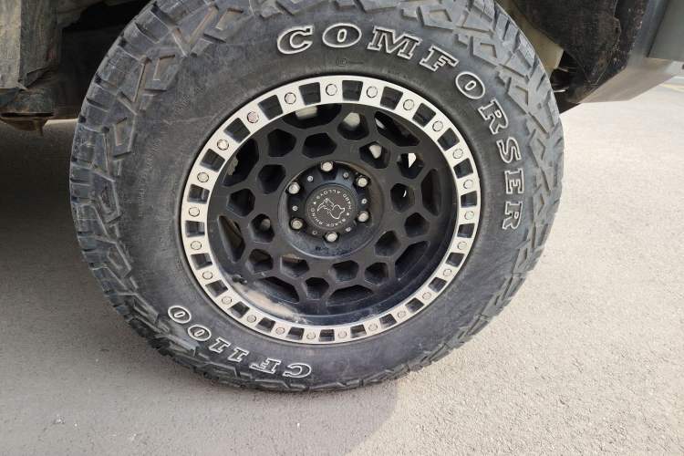 Used Toyota FJ Cruiser 2011 4.0L Right Front Wheel Hub