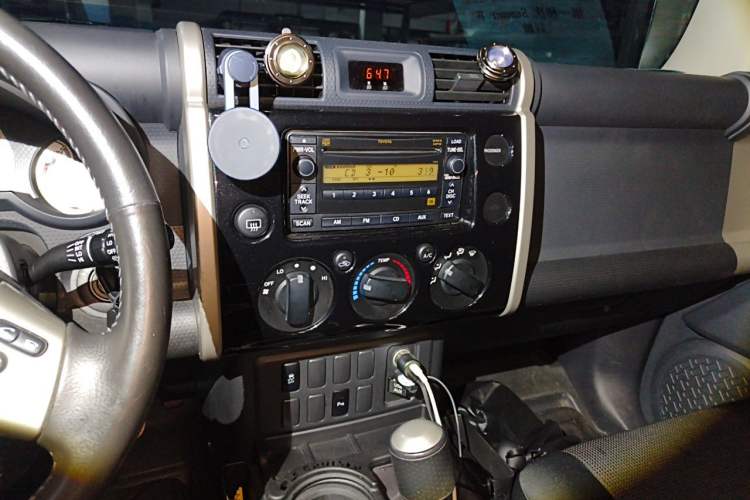 Used Toyota FJ Cruiser 2013 4.0L Audio And AC Panel