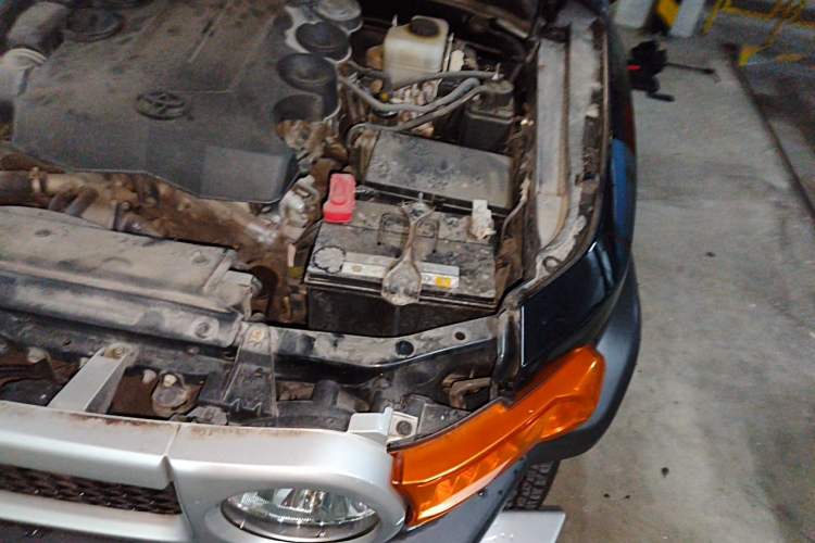 Used Toyota FJ Cruiser 2013 4.0L Engine Bay Left