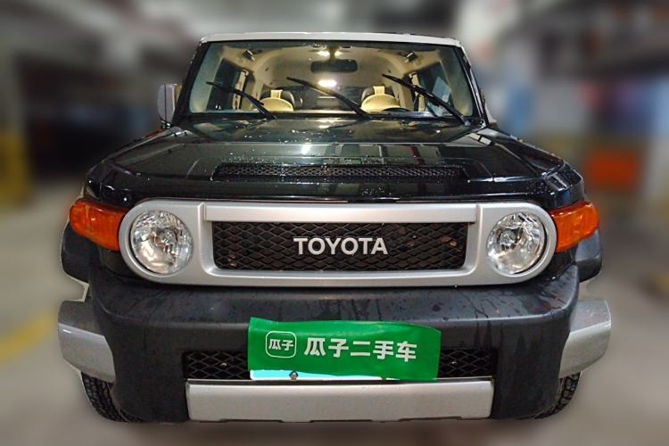 Used Toyota FJ Cruiser 2013 4.0L Front
