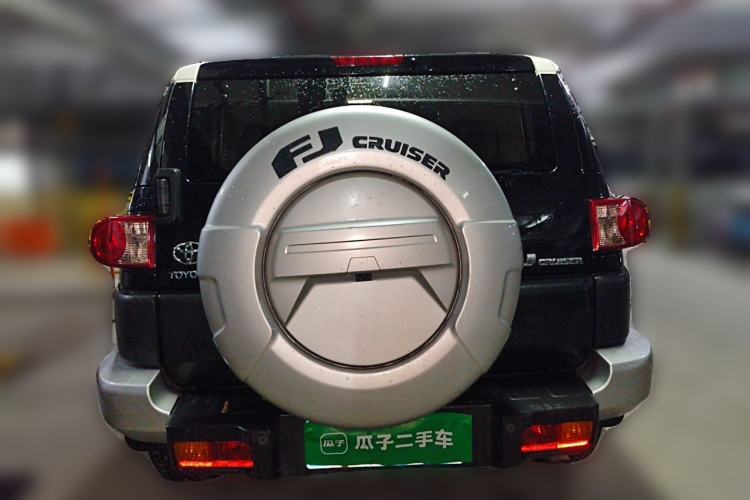 Used Toyota FJ Cruiser 2013 4.0L Rear