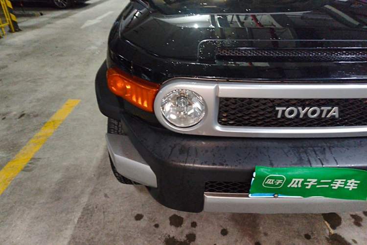 Used Toyota FJ Cruiser 2013 4.0L Right Front Headlight