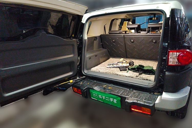 Used Toyota FJ Cruiser 2013 4.0L Trunk