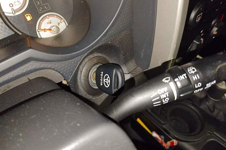Used Toyota FJ Cruiser 2013 4.0L Vehicle Key