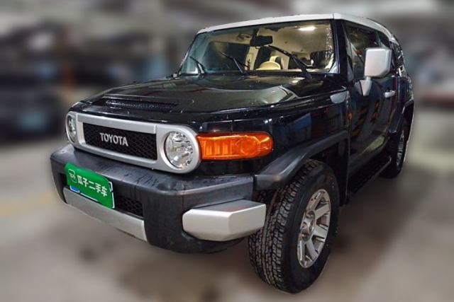 Toyota FJ Cruiser 2013 4.0L مستعملة