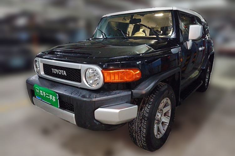 Used Toyota FJ Cruiser 2013 4.0L Guazi used car, China used car export, Used car for sale, Used Toyota cars, Cheapest cars for sale