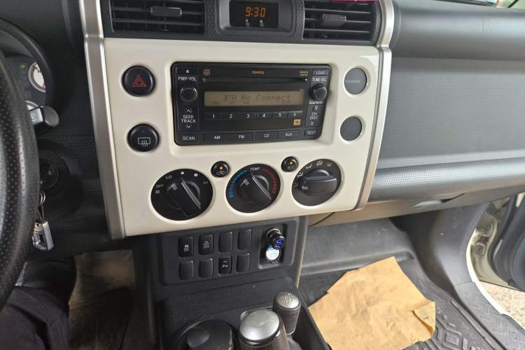 Used Toyota FJ Cruiser 2013 4.0L Audio And AC Panel
