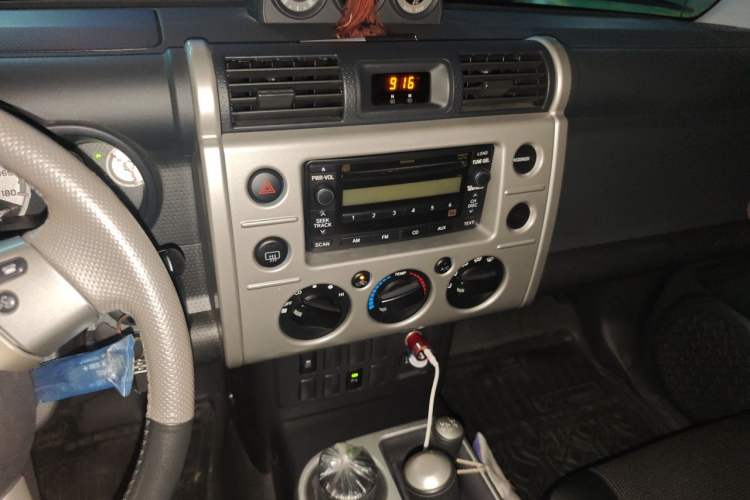 Used Toyota FJ Cruiser 2013 4.0L Audio And AC Panel