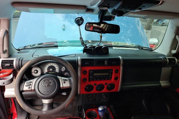 Used Toyota FJ Cruiser 2013 4.0L Center Console