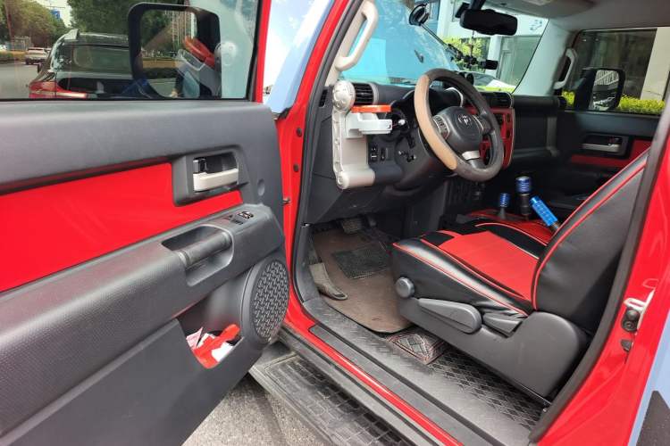 Used Toyota FJ Cruiser 2013 4.0L Driver Seat