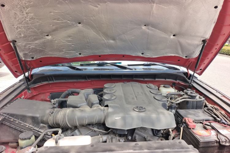 Used Toyota FJ Cruiser 2013 4.0L Engine Bay