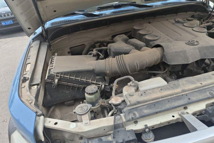 Used Toyota FJ Cruiser 2013 4.0L Engine Bay Right