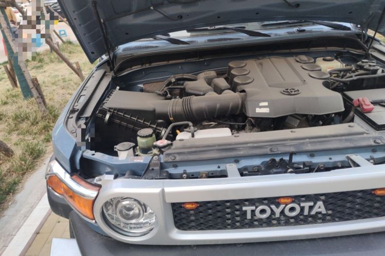 Used Toyota FJ Cruiser 2013 4.0L Engine Bay Right