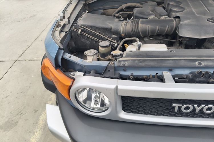 Used Toyota FJ Cruiser 2013 4.0L Engine Bay Right