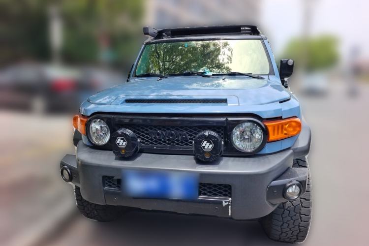 Used Toyota FJ Cruiser 2013 4.0L Front