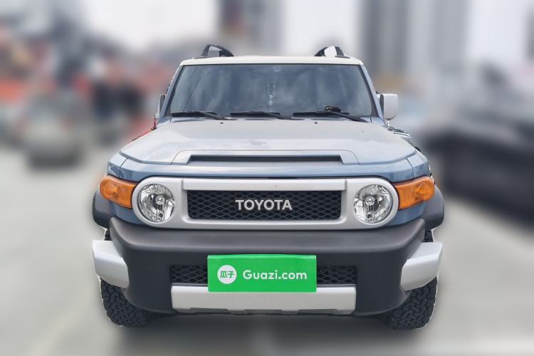 Used Toyota FJ Cruiser 2013 4.0L Front