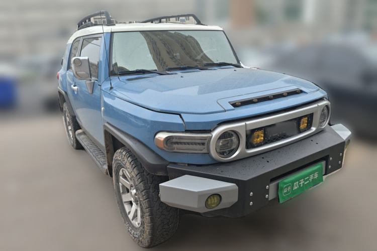 Used Toyota FJ Cruiser 2013 4.0L Front Right 45 Deg