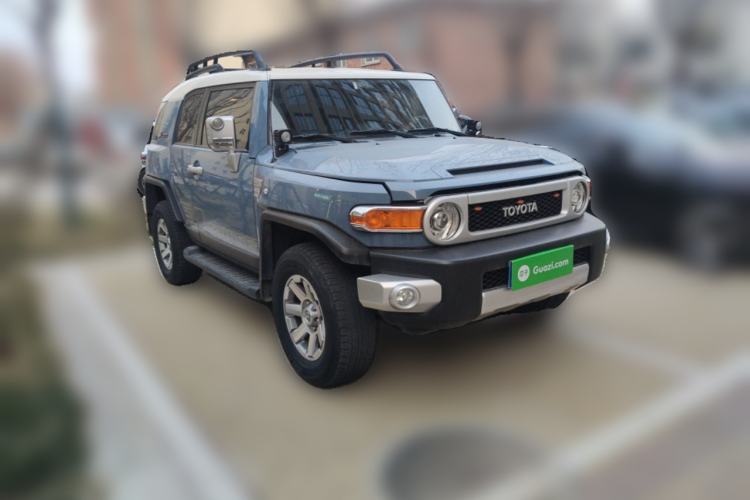 Used Toyota FJ Cruiser 2013 4.0L Front Right 45 Deg
