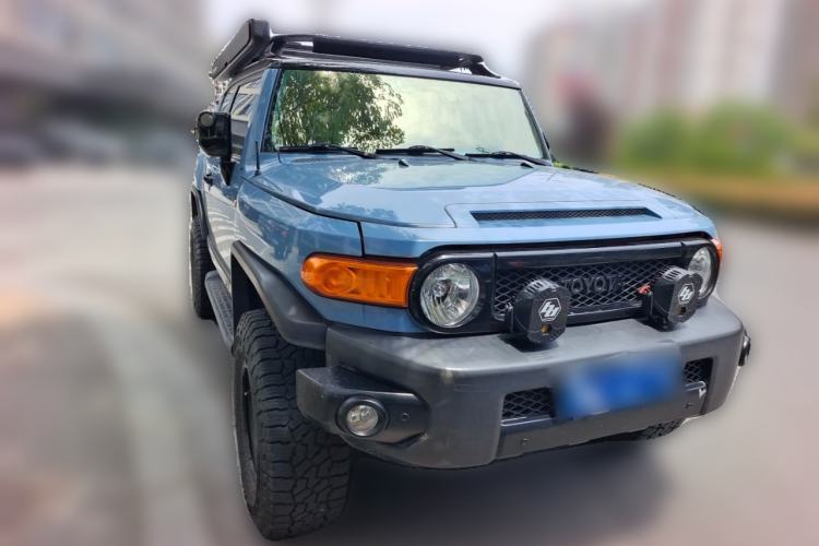 Used Toyota FJ Cruiser 2013 4.0L Front Right 45 Deg