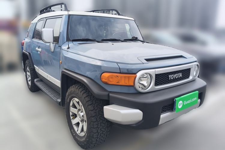 Used Toyota FJ Cruiser 2013 4.0L Front Right 45 Deg