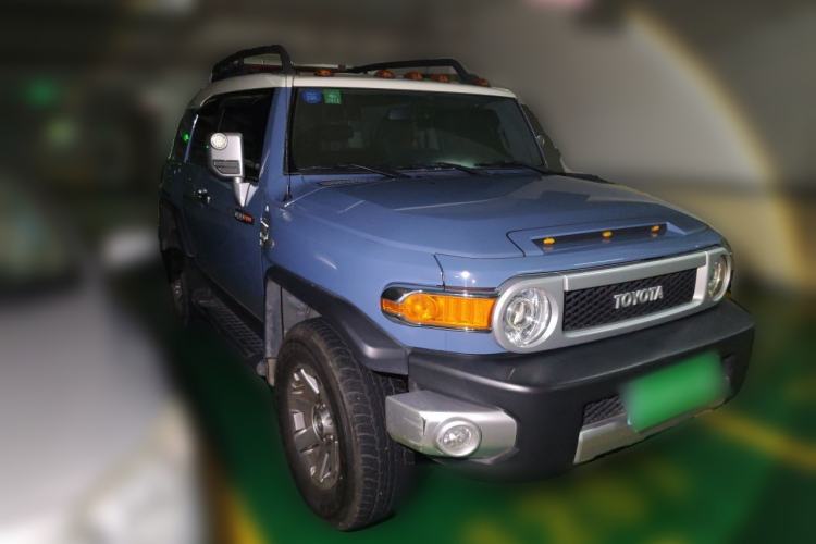 Used Toyota FJ Cruiser 2013 4.0L Front Right 45 Deg