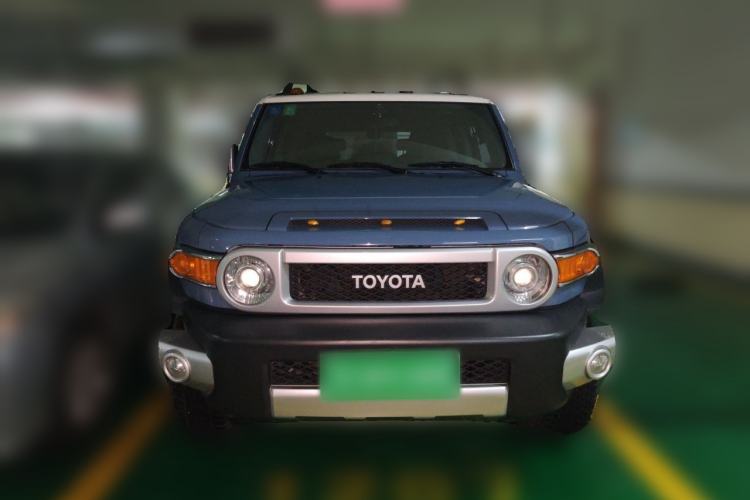 Used Toyota FJ Cruiser 2013 4.0L Front