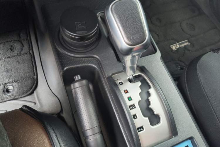 Used Toyota FJ Cruiser 2013 4.0L Gear Lever