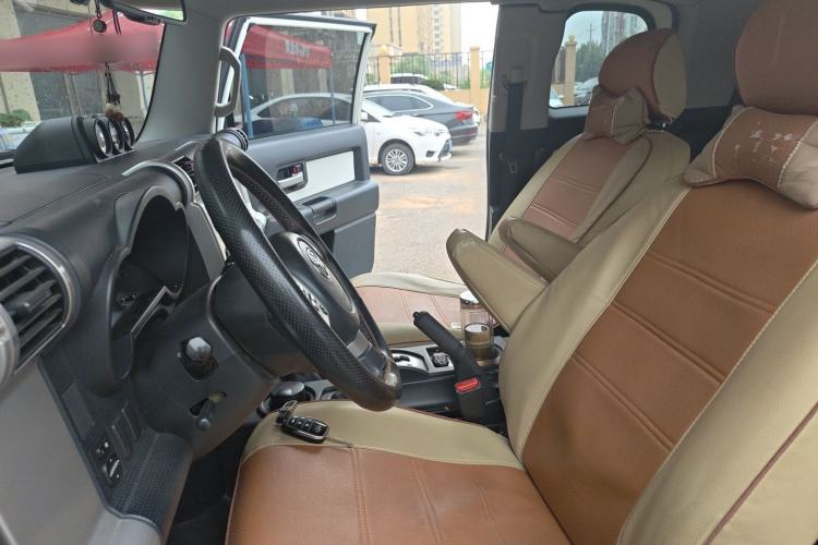 Used Toyota FJ Cruiser 2013 4.0L Left Front Seat