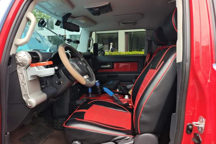 Used Toyota FJ Cruiser 2013 4.0L Left Front Seat