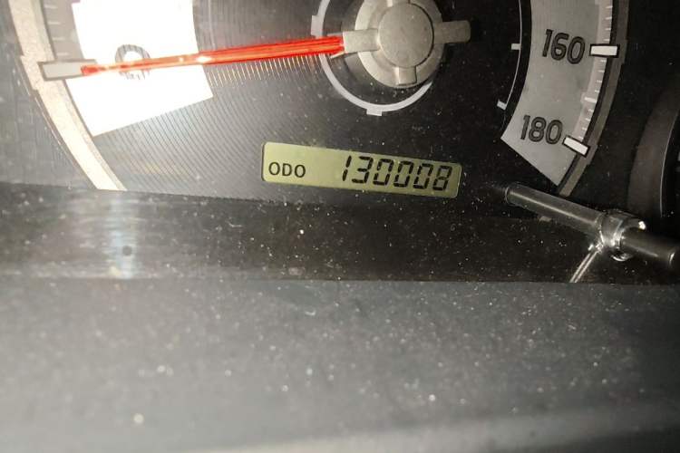 Used Toyota FJ Cruiser 2013 4.0L Odometer Close Up