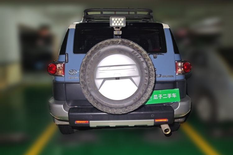 Used Toyota FJ Cruiser 2013 4.0L Rear