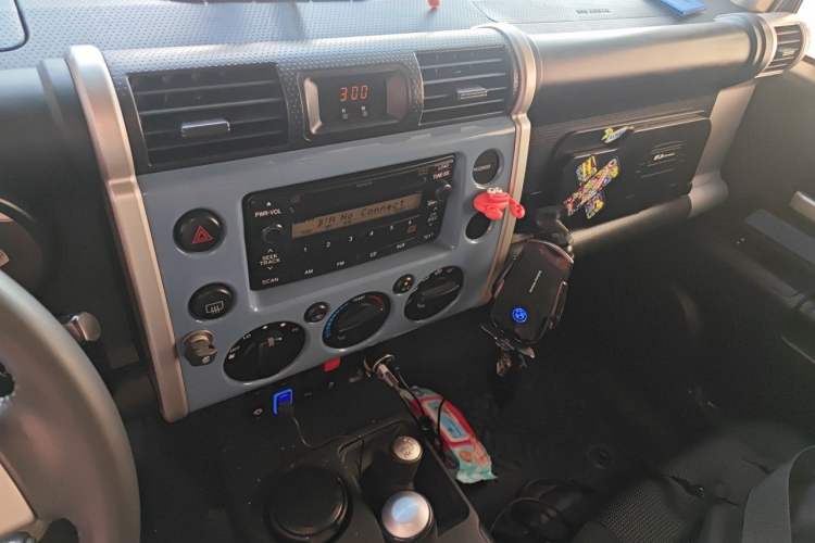 Used Toyota FJ Cruiser 2013 4.0L Audio And AC Panel