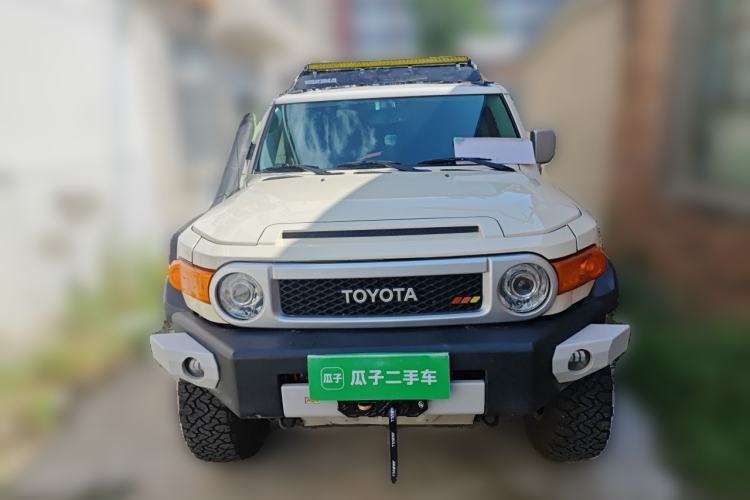 Used Toyota FJ Cruiser 2013 4.0L Front