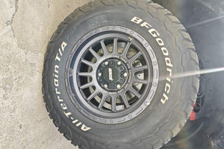 Used Toyota FJ Cruiser 2013 4.0L Right Front Wheel Hub