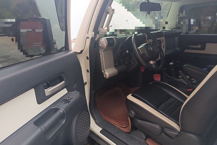 Used Toyota FJ Cruiser 2013 4.0L Driver Seat