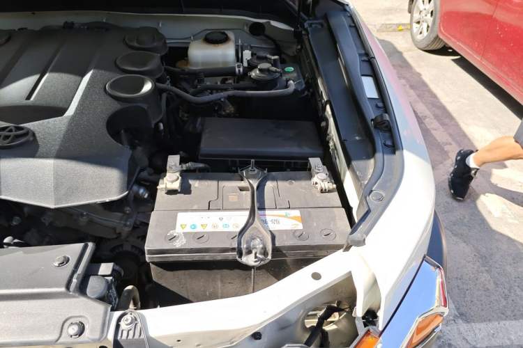 Used Toyota FJ Cruiser 2013 4.0L Engine Bay Left