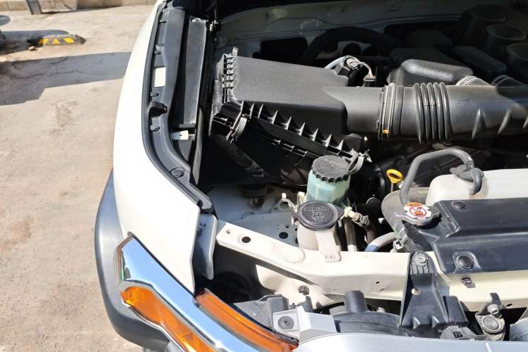 Used Toyota FJ Cruiser 2013 4.0L Engine Bay Right