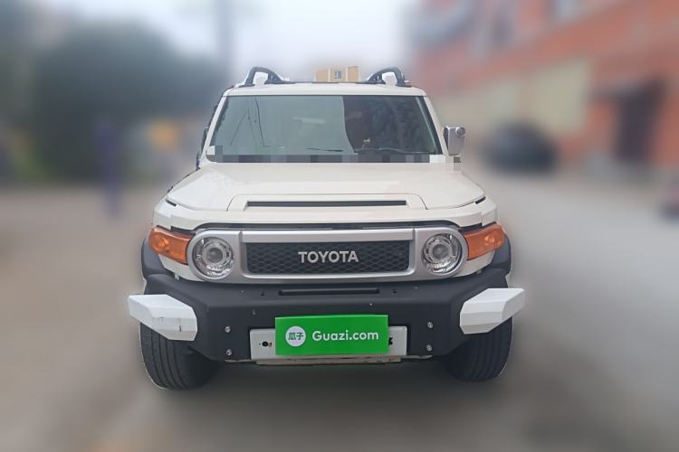 Used Toyota FJ Cruiser 2013 4.0L Front