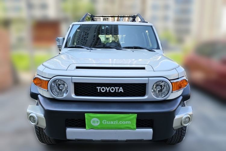 Used Toyota FJ Cruiser 2013 4.0L Front