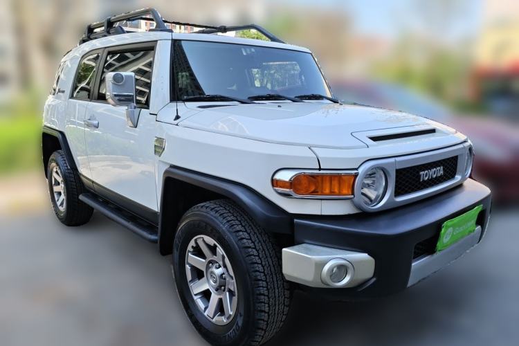 Used Toyota FJ Cruiser 2013 4.0L Front Right 45 Deg