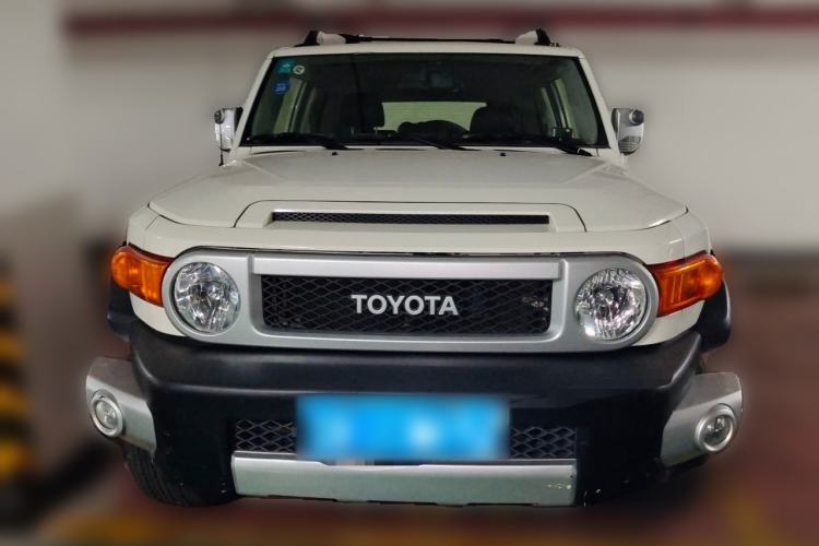 Used Toyota FJ Cruiser 2013 4.0L Front