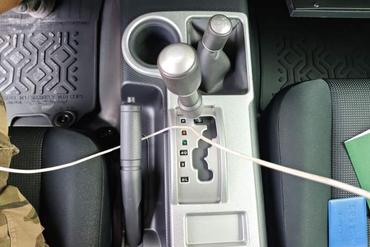 Used Toyota FJ Cruiser 2013 4.0L Gear Lever