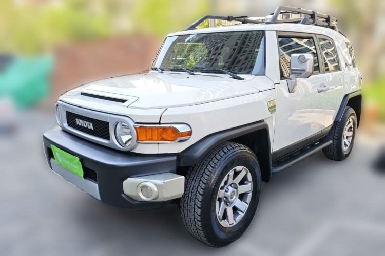 Used Toyota FJ Cruiser 2013 4.0L Guazi used car, China used car export, Used car for sale, Used Toyota cars, Cheapest cars for sale