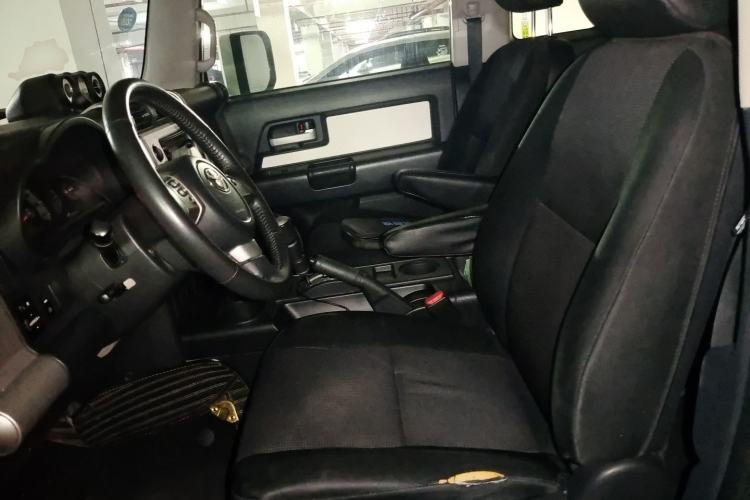 Used Toyota FJ Cruiser 2013 4.0L Left Front Seat