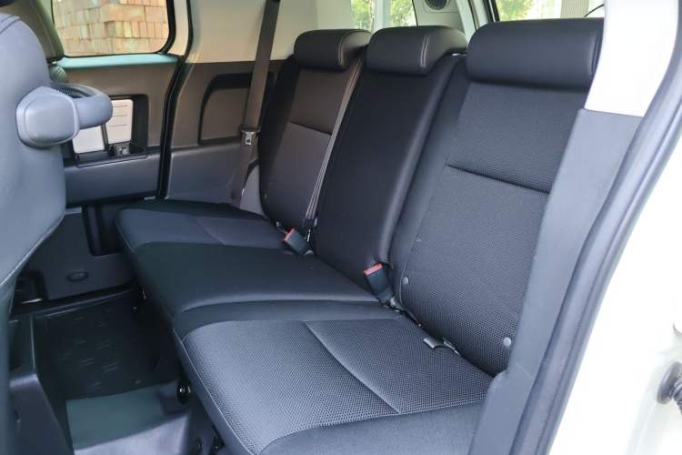 Used Toyota FJ Cruiser 2013 4.0L Left Rear Seat