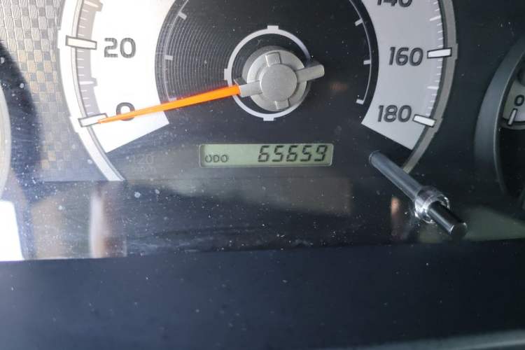Used Toyota FJ Cruiser 2013 4.0L Odometer Close Up