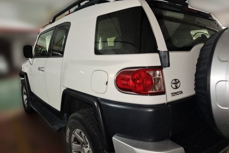 Used Toyota FJ Cruiser 2013 4.0L Rear Left 45 Deg