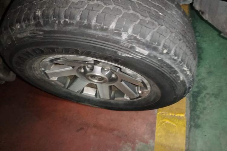 Used Toyota FJ Cruiser 2013 4.0L Right Front Wheel Hub