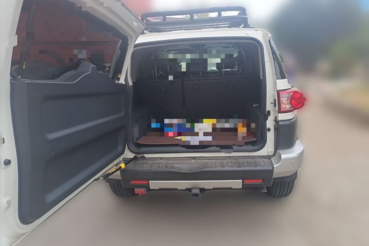 Used Toyota FJ Cruiser 2013 4.0L Trunk